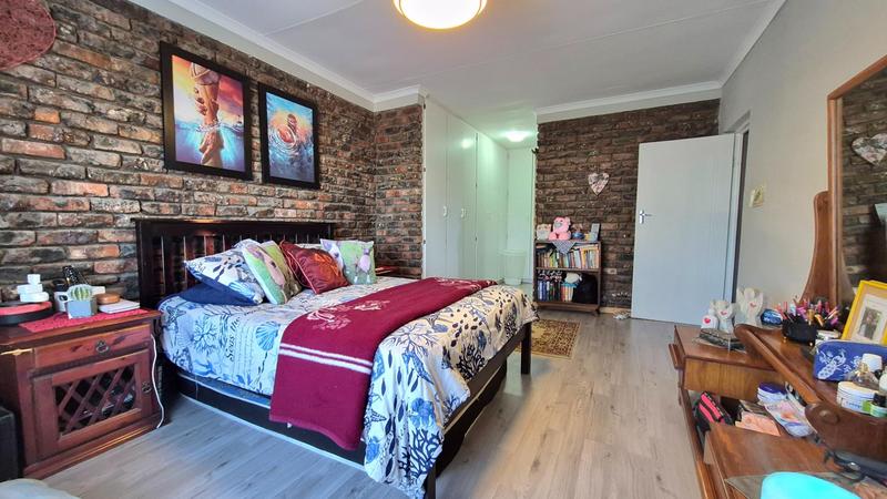 3 Bedroom Property for Sale in Dana Bay Western Cape